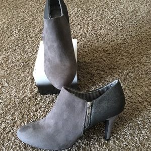 Desert Comfort Gray Swede shoes